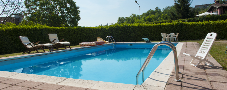 Swimming pool with no fence to prevent drowning accidents